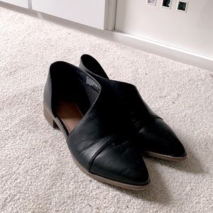 Black target universal thread shoes